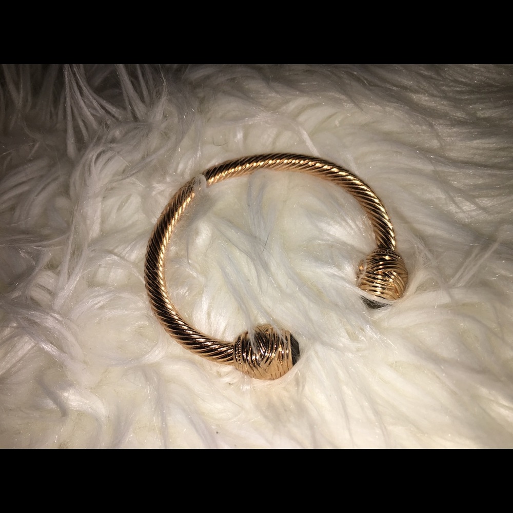 🌹Rose Gold rope open ended bangle